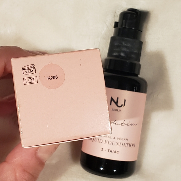 Nui Cosmetics Liquid Foundation - 3 Taiao - Picture 2 of 3